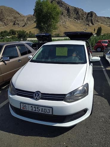 авто герметик: Volkswagen Polo: 2014 г., Механика, Седан — 2