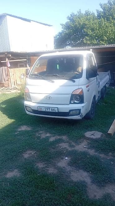 daewoo 2: ПРОДАЮ Hyundai Porter, малотоннажный бортовой грузовик. Коробка — 8