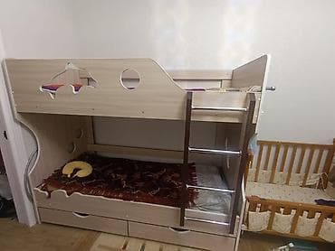продаю полка: Двухъярусная детская кровать, ЛДСП, цвет - Бежевый — 1