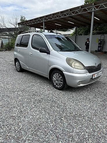 Транспорт: Toyota Yaris Verso: 2001 г., 1.5 л, Механика, Универсал — 5