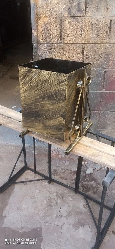 приём коробок: Металлические уличные урны/контейнеры для мусора с коваными — 8