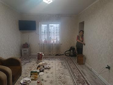 центральная улица: Продается жилой дом с прилегающим участком и высоким забором — 3