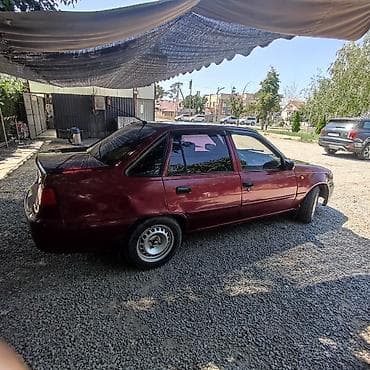 простой: Daewoo Nexia: 2011 г., Седан — 6
