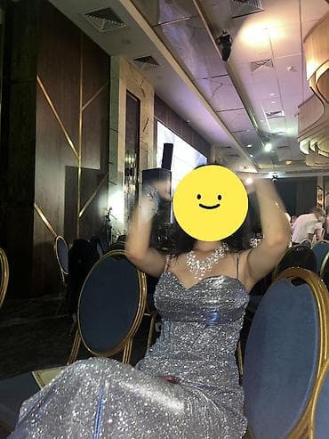 платья на бал: Вечернее платье, Русалка, 44, 46 (M), Рукава: Без рукавов, Глубокое декольте, Со шлейфом, Вырез по ножке — 4