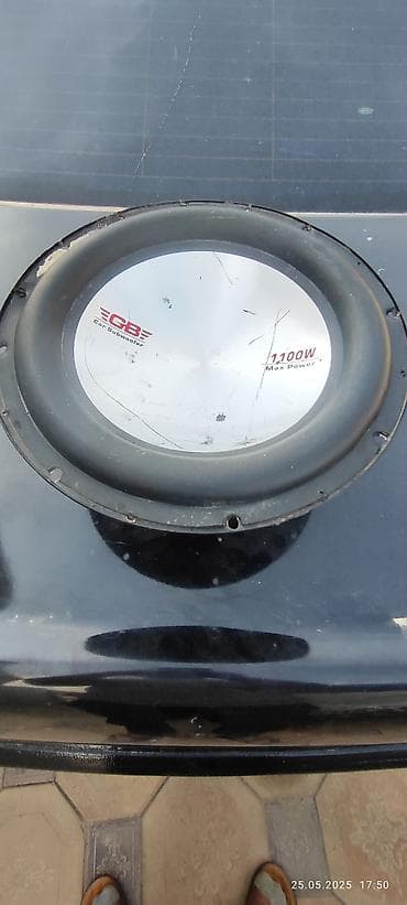 зимний цеп: Динамик Сабвуфера GB с максимальной мощностью 1200 Вт. Имеет круглую — 5