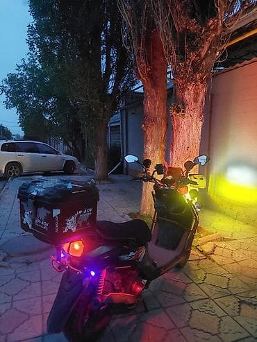 ош скутери: Тип скутера 150 куб. см, Бензин — 1