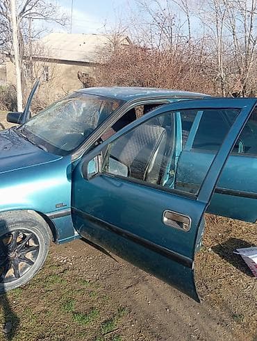 купить запчасти на опель вектра б: Opel Vectra: 1993 г., Седан — 2