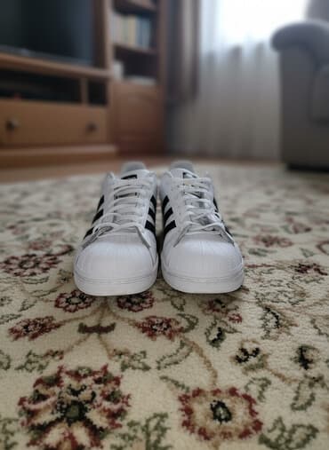 срочно в связи с переездом: Мужские кроссовки, 44, Adidas Originals, Б/у, цвет - Белый, Платная доставка — 1