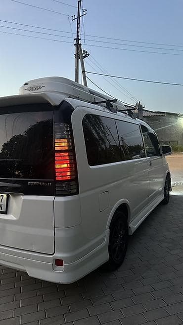 subaru oudback: Honda Stepwgn: 2005 г., 2 л, Автомат, Бензин, Минивэн — 4