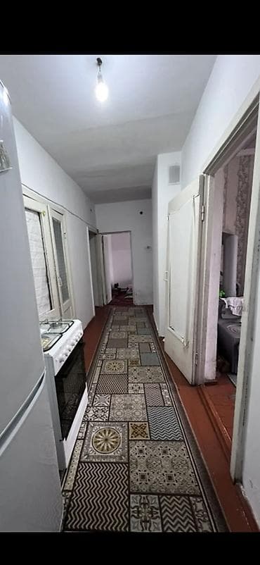 пригородный продаю дом: 70 м², 4 комнаты, Забор, огорожен — 3