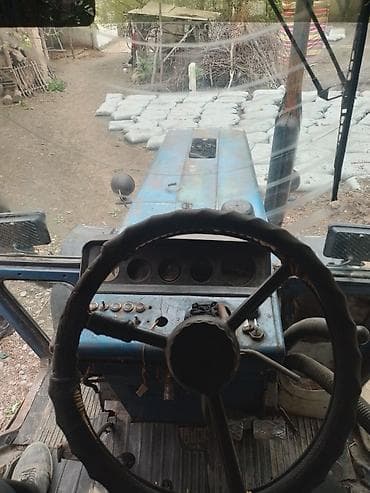 мтз 1222: Трактор колесный МТЗ-80/82 (синего цвета) с кабиной. Основные — 10