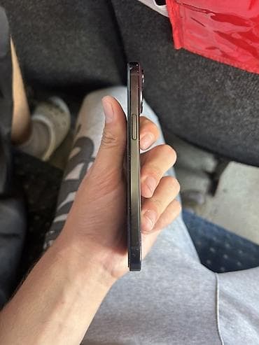 samsung fold: (Идеал из минусов только царапины)Смартфон с плоскими гранями и — 4