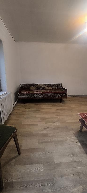 Недвижимость: Квартира берилет. 1 комната. мебель: диван, шкаф. душ бар. Ош базарга — 3