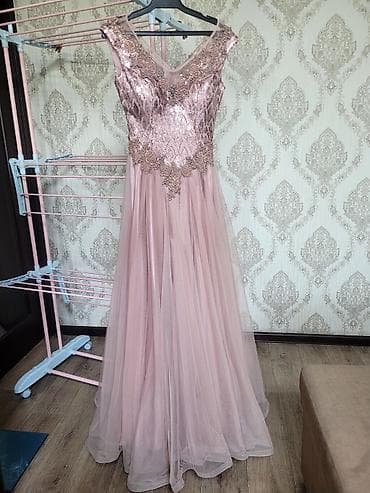 armani code: Вечернее платье в пол с ажурным лифом и легкой струящейся юбкой. - — 2