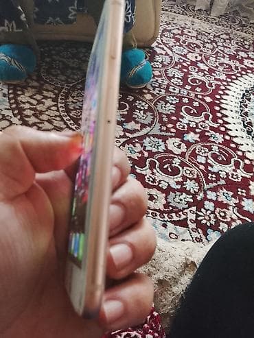 Apple iPhone: IPhone 8, Б/у, 256 ГБ, Золотой, Зарядное устройство — 8