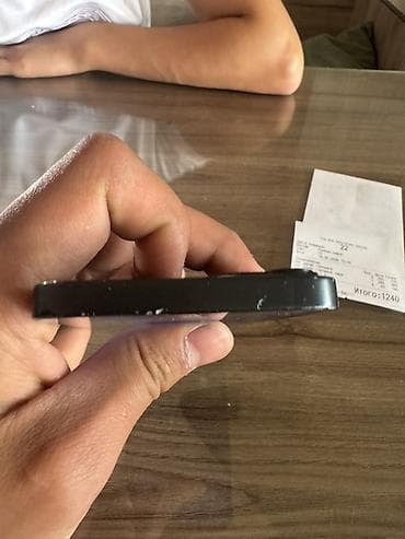 ipad м5: IPhone 13, Midnight — 2