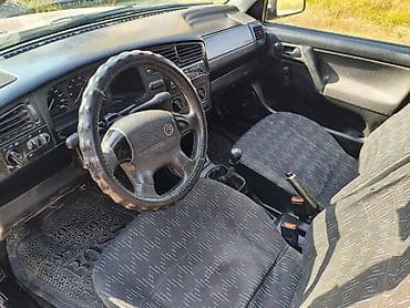 v klass: Volkswagen Golf: 1994 г., 1.6 л, Ручные, Бензин, Хэтчбэк — 4