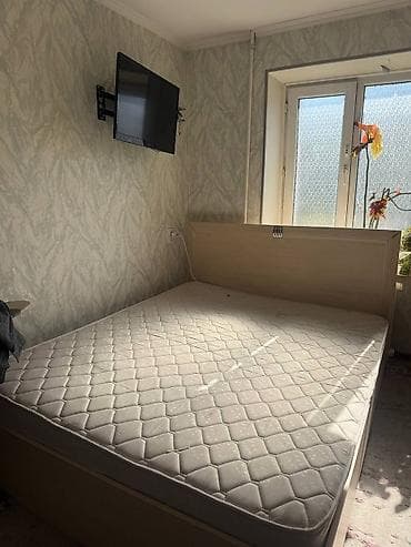 Двуспальная кровать с матрасом - Размер: ориентировочно 140–160 × 200 at lalafo.kg Двуспальная кровать с матрасом - Размер: ориентировочно 140–160 × 200