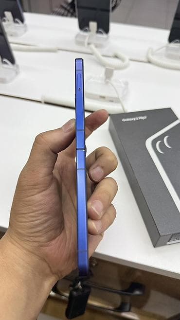 valtec kg: Samsung Galaxy Z Flip7, Б/у, 512 ГБ, цвет - Синий, В рассрочку, 1 SIM, 2 SIM, eSIM — 4