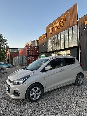 бензовоз зил: Chevrolet Spark: 2016 г., 1 л, Автомат, Бензин, Хэтчбэк — 3