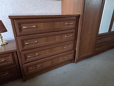 sofa bed: Двуспальная кровать с матрасом шкаф комод - Размер спального места — 4