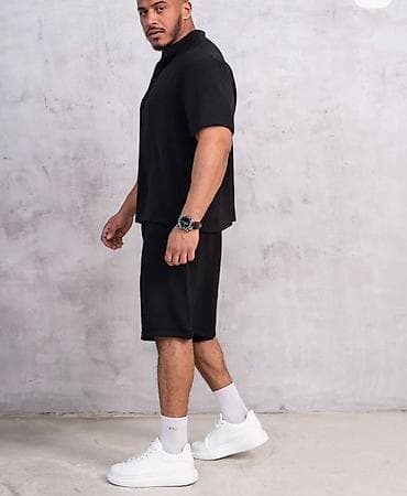 купить однотонную футболку: Мужской комплект из двух предметов: футболка и шорты. - Цвет: черный — 2