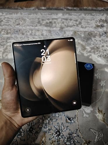 oculus quest 2: Samsung Galaxy Fold 5G, Б/у, 512 ГБ, цвет - Белый — 3