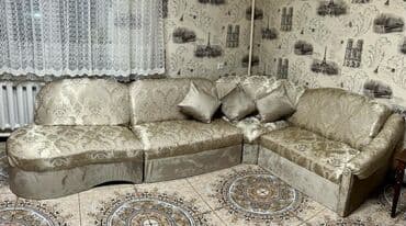 мужской спортивный костюм 54: Угловой диван, C подушками, Трехместный — 1