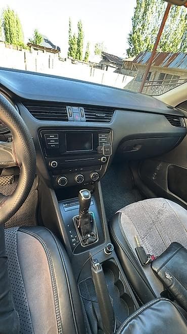 shkoda rapid: Skoda Octavia: 2014 г., Лифтбек — 6