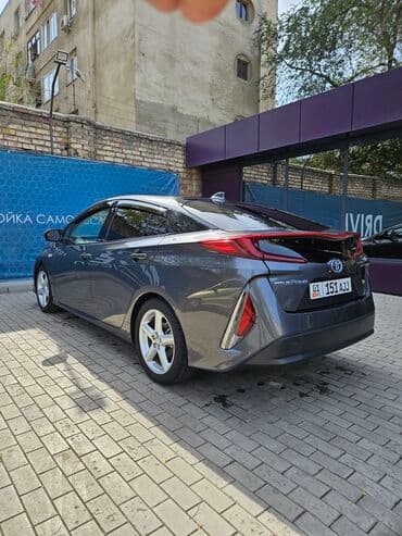 полик нексия 2: Toyota Prius: 2019 г., 1.8 л, Вариатор, Гибрид, Хэтчбэк — 3