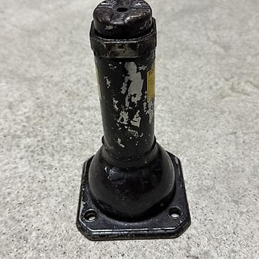 Скупка катализаторов: Домкрат и комплект штатного инструмента для Toyota Land Cruiser / — 2