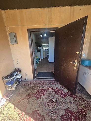 дом долгосрочная аренда: Продаётся одноэтажный дом с верандой и хозпостройкой. - Планировка — 3