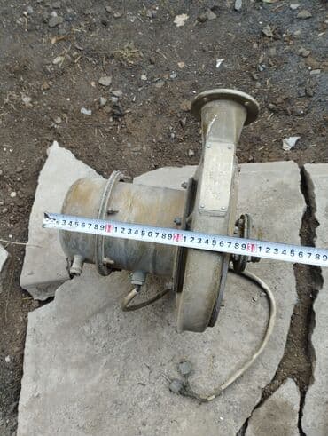 дойилный аппарат: Продаю вентилятор улитка на 12 вольт с военного кунга масло — 3