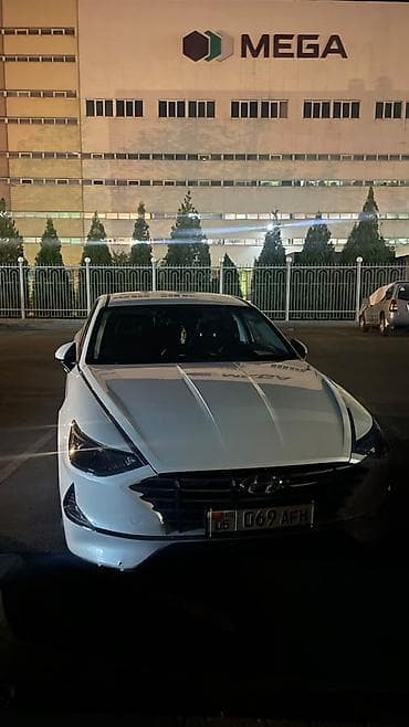 Hyundai Sonata: 2022 г., 2 л, Автомат, Газ, Седан