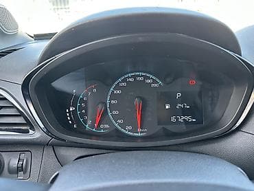 Chevrolet Spark: 2015 г., 1 л, Автомат, Бензин, Хэтчбэк — 2