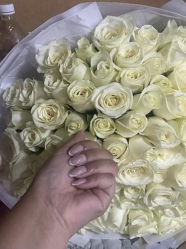 китайский роза: 🌹 Букет белых роз — воплощение нежности и элегантности. Белые розы — 1