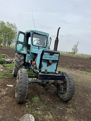 Тракторы МТЗ (Беларус): Трактор Т40 - Кабина закрытого типа со стеклами и дверями, боковое — 1