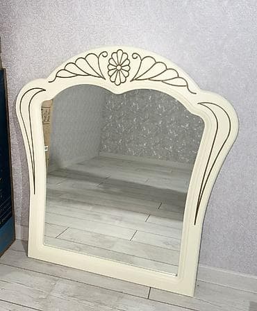 Зеркало настенное в классическом стиле. - Форма: арочное верхнее