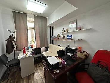 Комнаты: Офисное помещение с меблировкой и рабочими местами - Планировка: два — 1