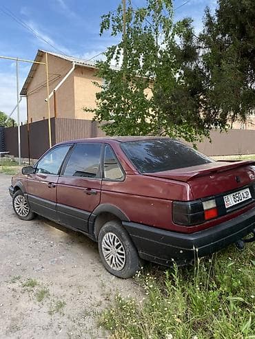 Volkswagen: Volkswagen Passat: 1989 г., Механика, Газ, Седан — 2