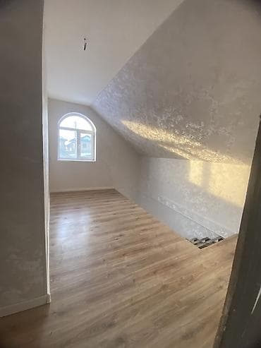 бишкек дома: 💎СРОЧНО ПРОДАЕТСЯ ДОМ 🏢Комнат: 6 📍Район: Ленинский район 🏘️Микрорайон — 10
