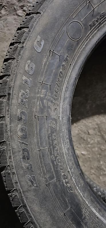 camry 2010: Шины 215 / 65 / R 16, Всесезонная, Б/у, 1 шт, Легкий коммерческий транспорт (C/LT), Германия, Dunlop — 2