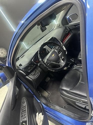 44 2: Chevrolet Spark: 2016 г., 1 л, Автомат, Бензин, Хэтчбэк — 3