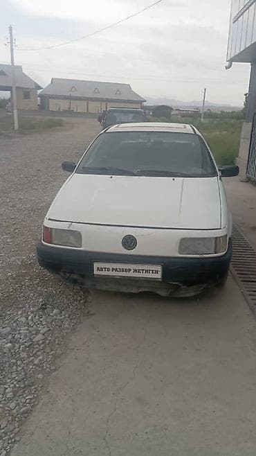 Volkswagen Passat B3 седан, машина на разборе