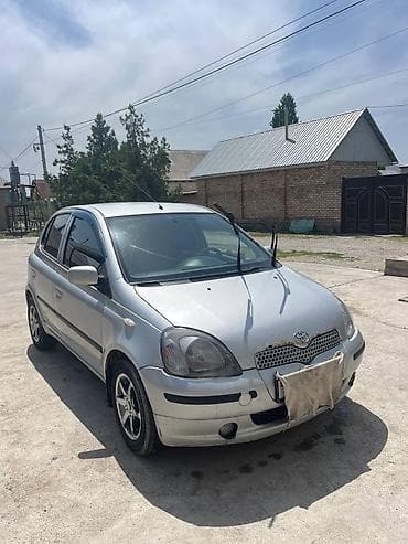 Toyota Yaris: 2001 г., 1.3 л, Механика, Бензин, Хэтчбэк — 2