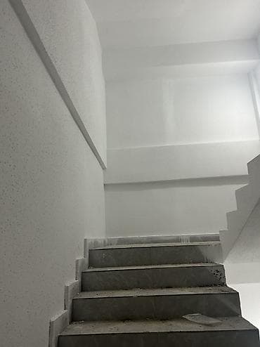 беловодский уй сатылат: 2 бөлмө, 50 м², Элитка, 7 кабат, ПСО (өзү оңдоп түзөтүп бүтүү үчүн) — 5