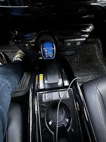 тайота: Toyota Prius: 2019 г., 1.8 л, Вариатор, Гибрид, Лифтбек — 9