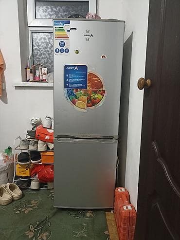 sharp aquos: Холодильник Avest, Б/у, Двухкамерный — 2