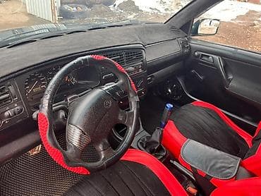 Volkswagen: Volkswagen Golf: 1997 г., 1.8 л, Механика, Бензин, Хэтчбэк — 9