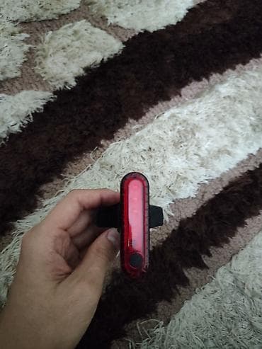 Продаю габаритку пойдет на любой вел также крепится куда